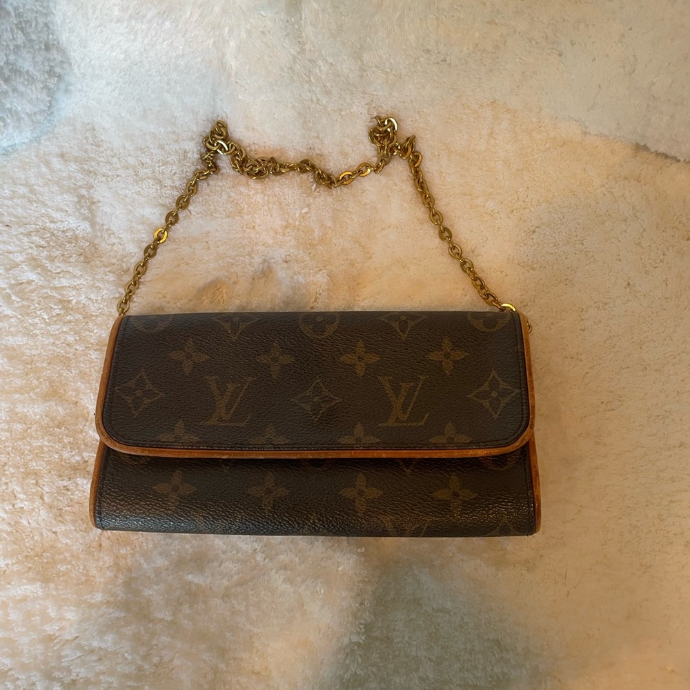 Small wallet size authentic Louis Vuttion purse